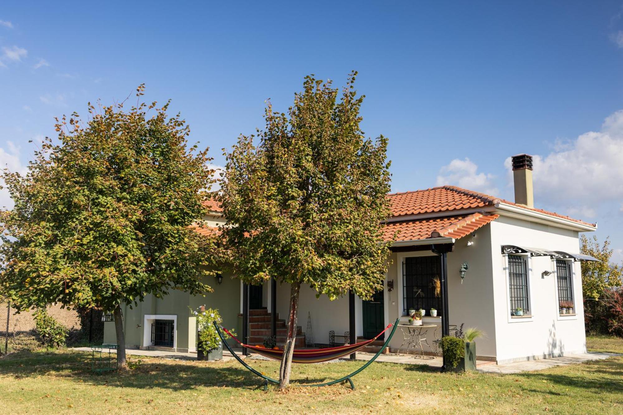 Вилла The Hobbit Hole Трикала Экстерьер фото